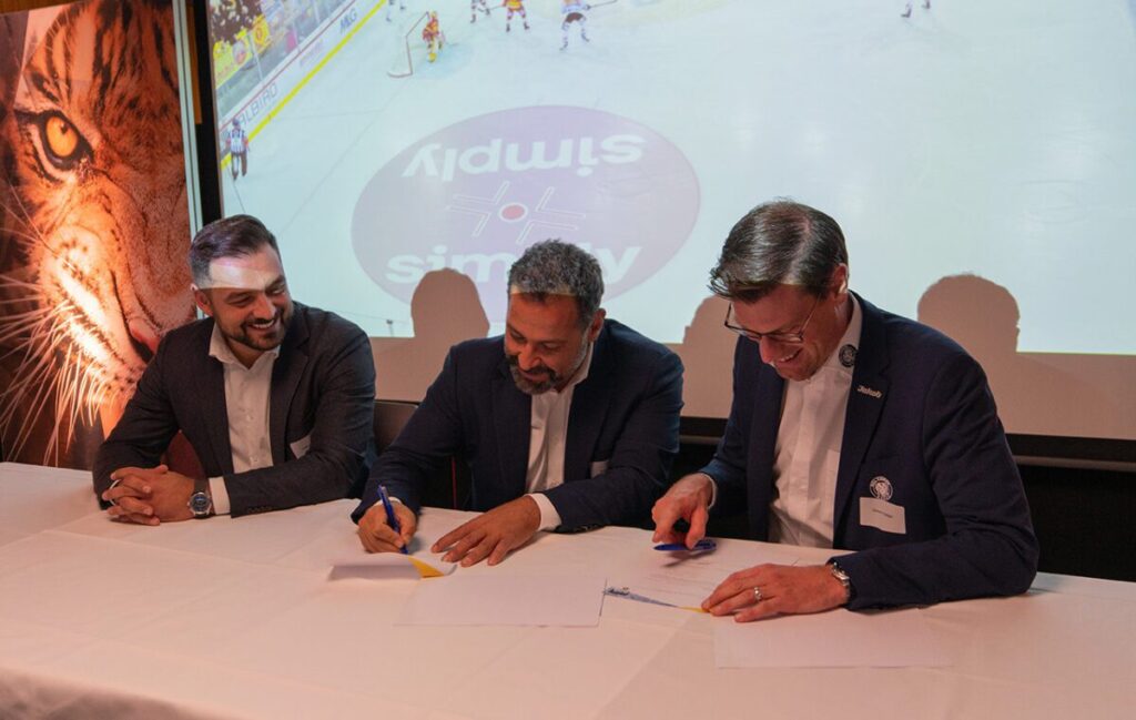 Vertragsunterzeichnung simply als Goldpartner der SCL Tigers